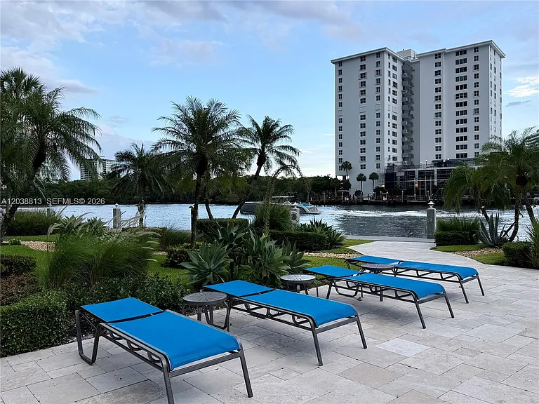 888 Intracoastal Dr #15E — Photo 31