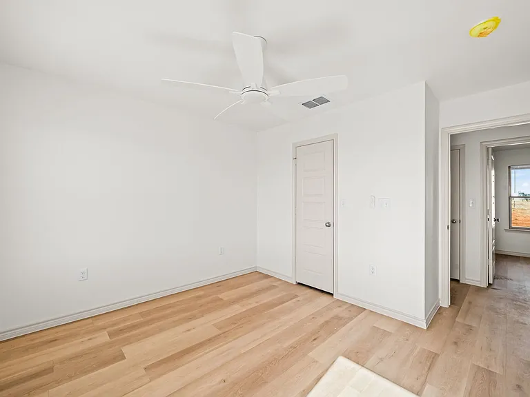 14904 North Cres #1200 — Photo 36