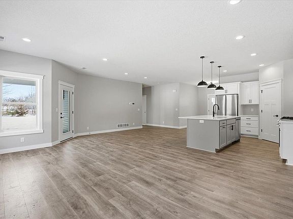 5th image of 1276 200th Ave