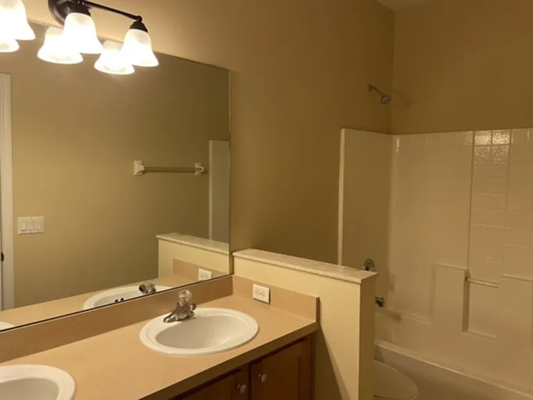 2103 Congress Ln — Photo 15