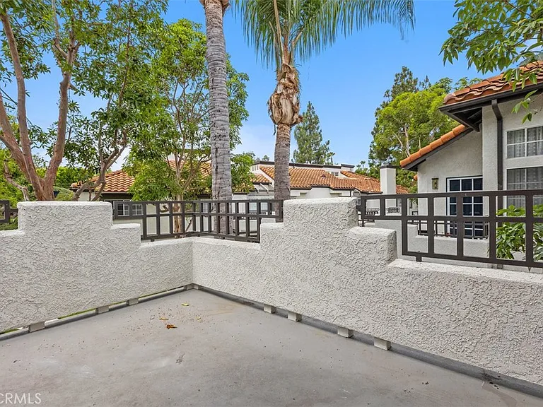27341 Ryan Dr — Photo 3