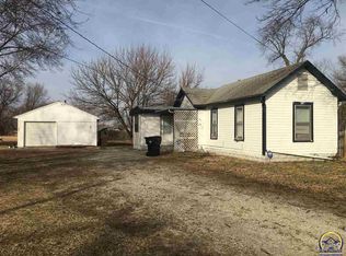 2518 SE 4th St, Topeka, KS 66607