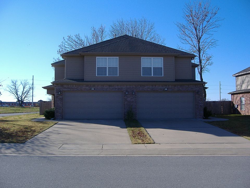 1st image of 898 Oakwood Ct