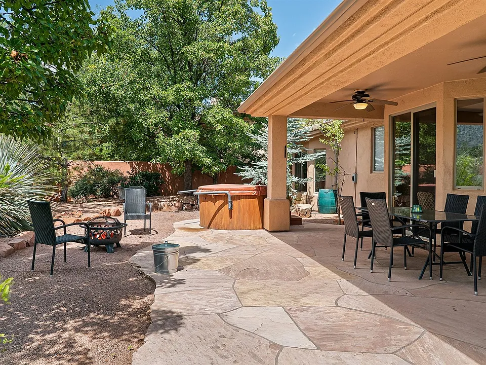 90 E Bighorn Ct
