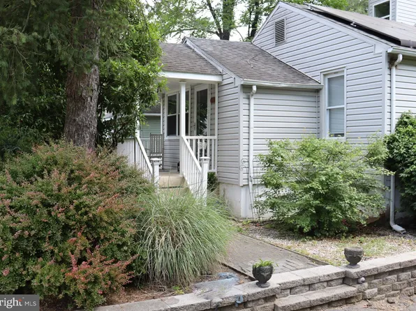 516 Regenhard Ave, Moorestown, NJ 08057