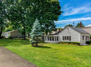 727 Hulse Landing Rd, Wading River, NY 11792