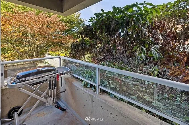 530 Melrose Ave E #103 — Photo 9