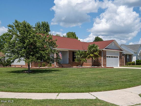 3rd image of 101 Fairfax Court