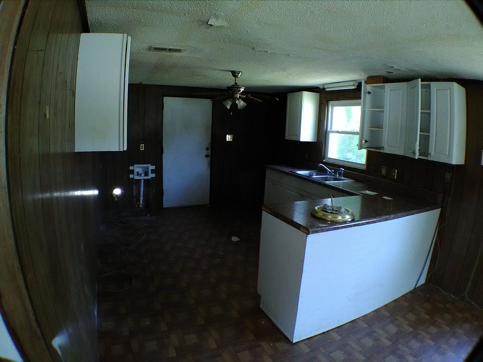 2nd image of 316 Hillcrest Cir
