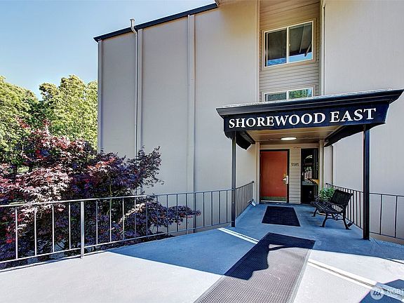 2nd image of 5585 E Evergreen Boulevard #5302