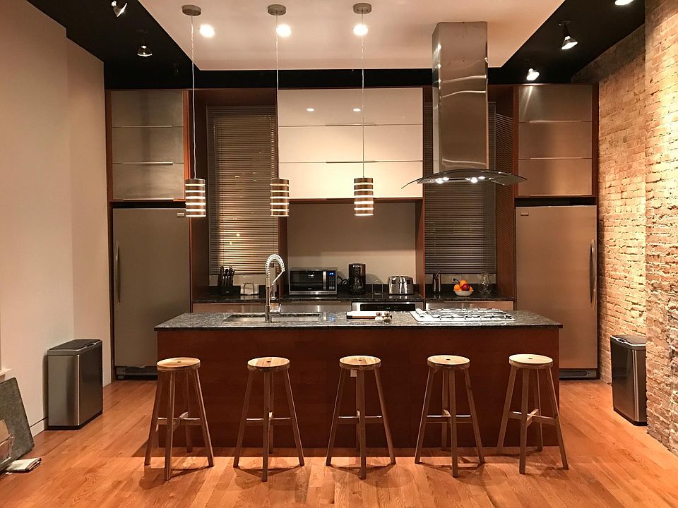 1st image of 200 E Lafayette Ave