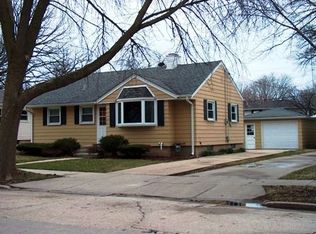 4623 Harding Rd, Kenosha, WI 53142