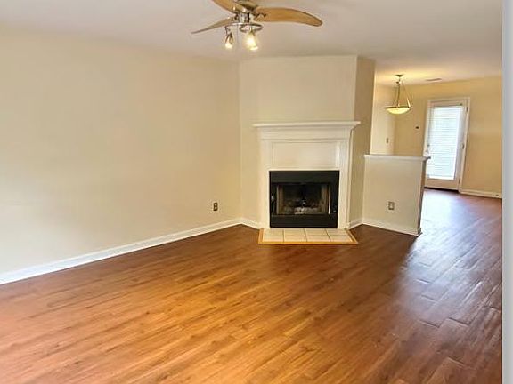 3rd image of 546 Dabney Dr