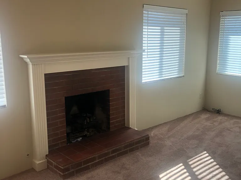 912 Roosevelt St — Photo 6