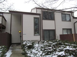 8301 N 107th St #17, Milwaukee, WI 53224