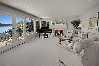 5th image of 258 W Lake Sammamish Pkwy SE