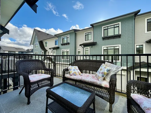 6897 201st St, Langley, BC V2Y 2Y9