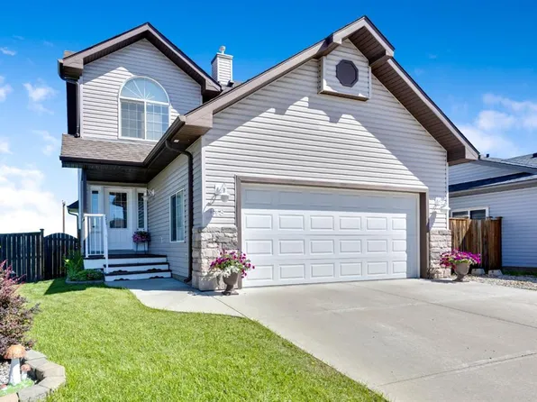 148 S Hillcrest Blvd, Strathmore, AB T1P 0A3