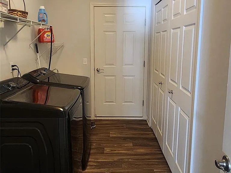 29574 Woodpark Cir — Photo 10