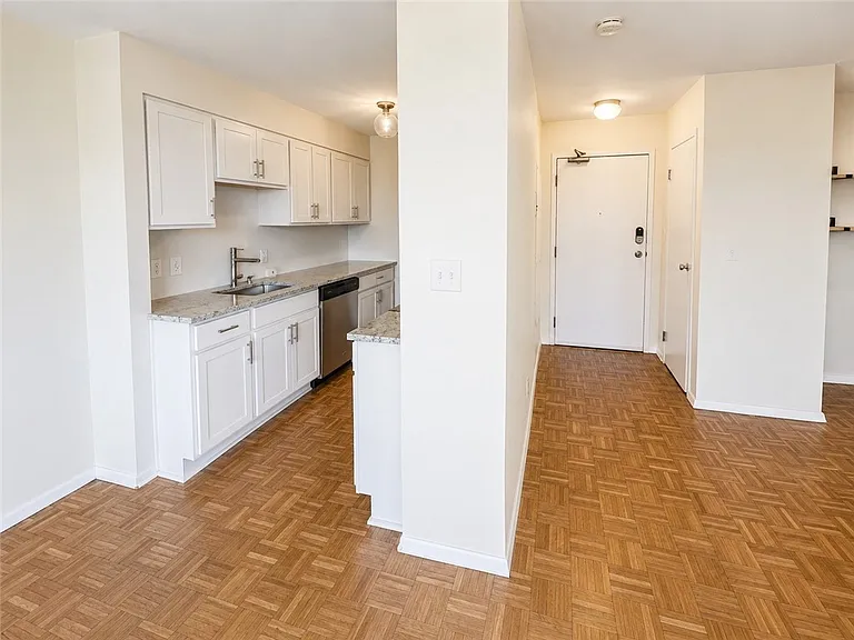 1000 East Ave #507 — Photo 9