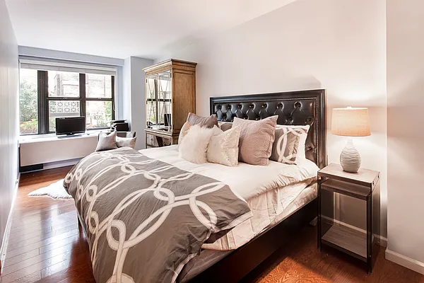 Sold by Corcoran | media 3