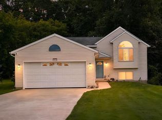 7015 Cedar Highlands Dr, Cedar Springs, MI 49319