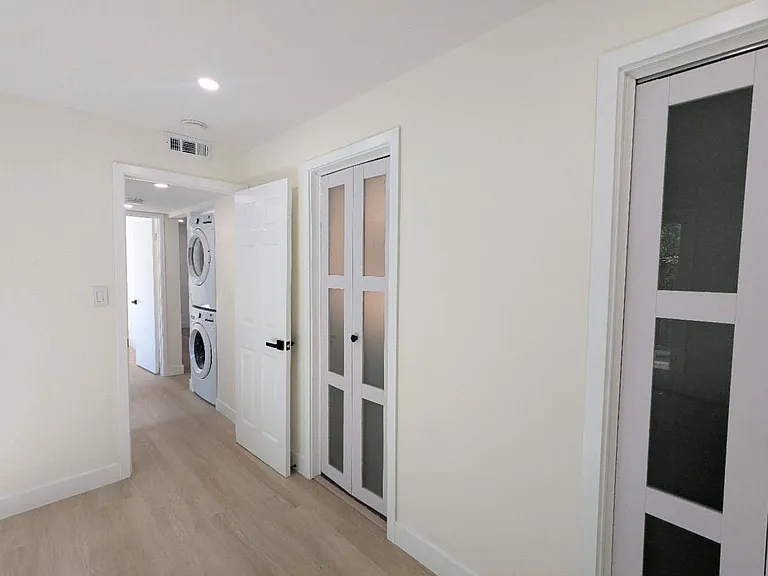 22434 Salem Ave #B — Photo 16