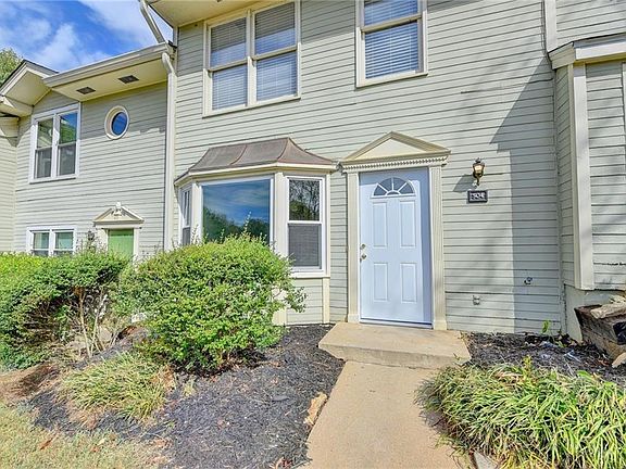 3rd image of 504 Oakmont Ln #504