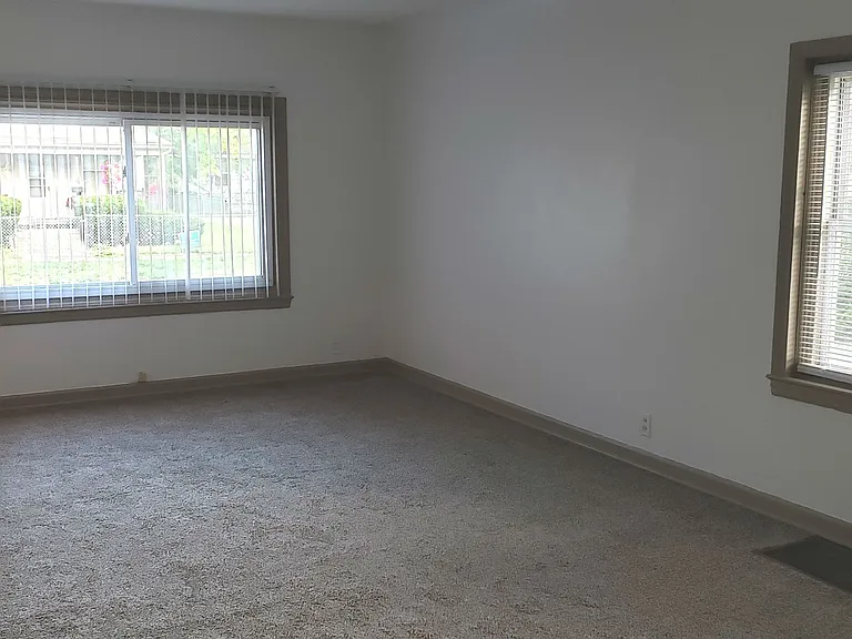 1187 Kenneth St — Photo 3