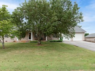 409 Hiddenbrook Ln, Maryville, TN 37804