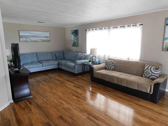 2nd image of 1510 Ariana St #13