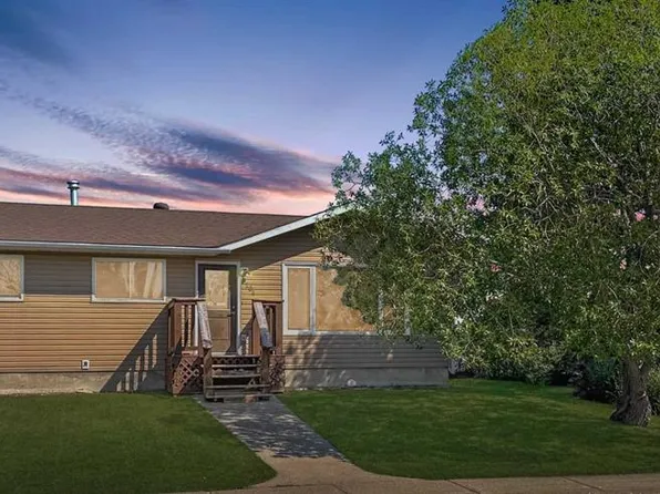 204 S 10th Ave NE, Sundre, AB T0M 1X0