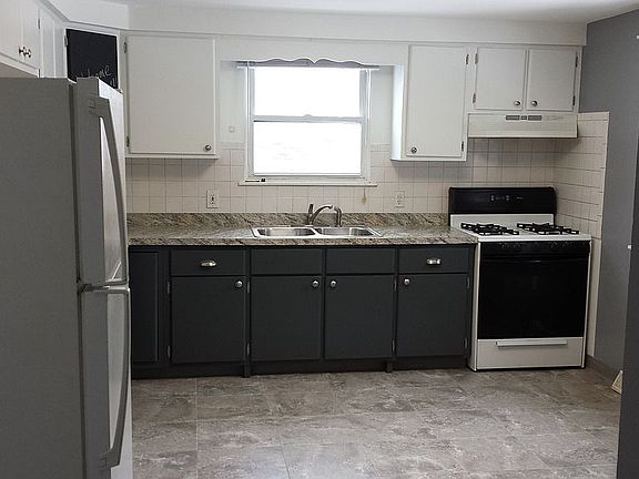2nd image of 5462 S Park Ave