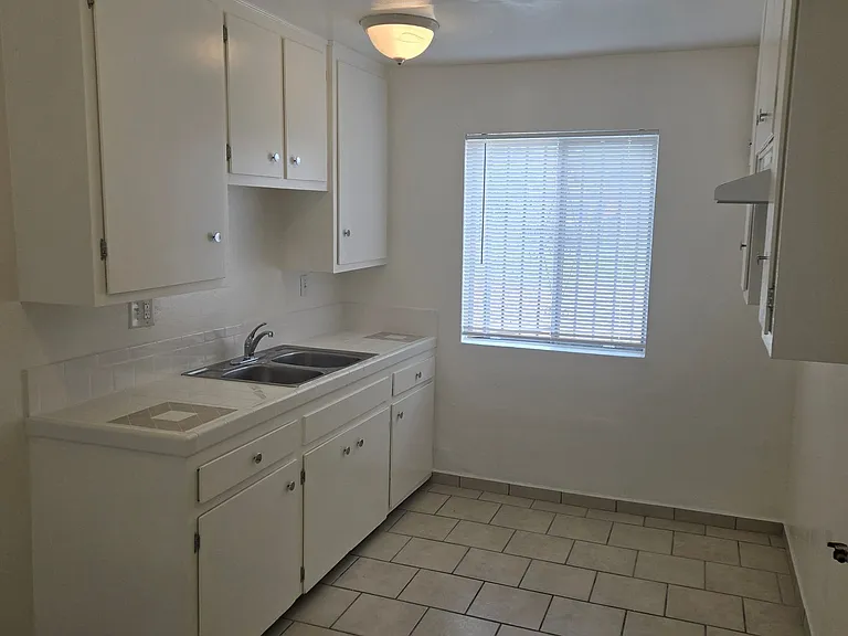 Baldwin Apartments — Photo 16
