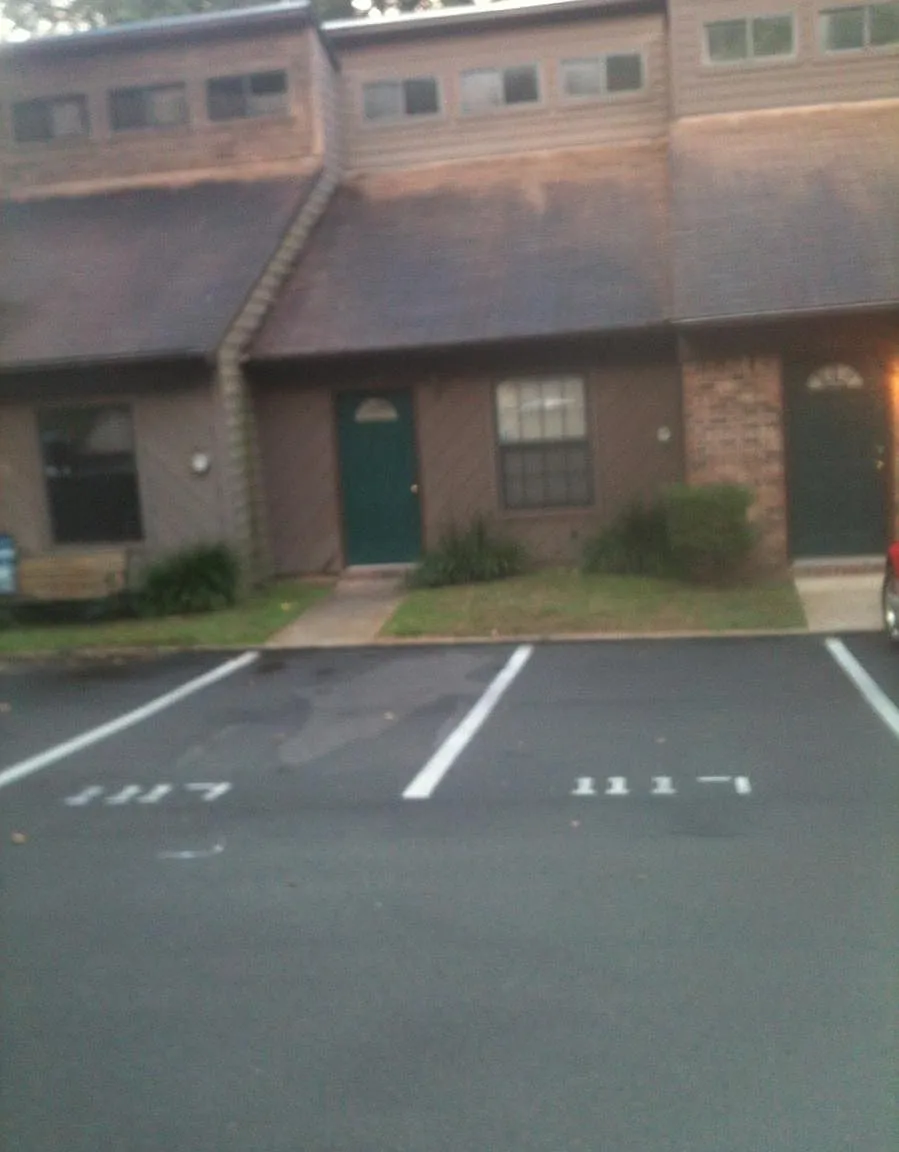2 bed, 928 sqft, $1,200 — Photo 1