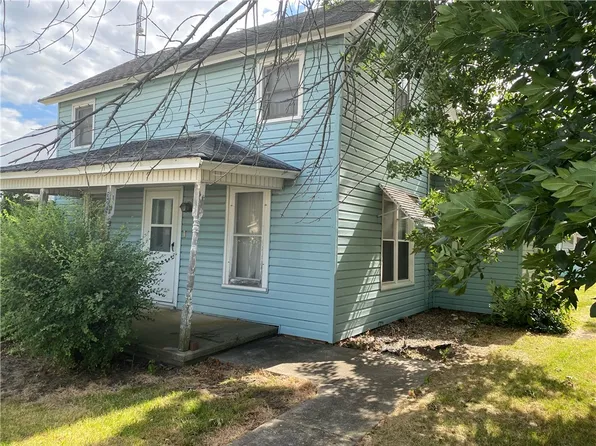 324 Adams St, Humboldt, IL 61931