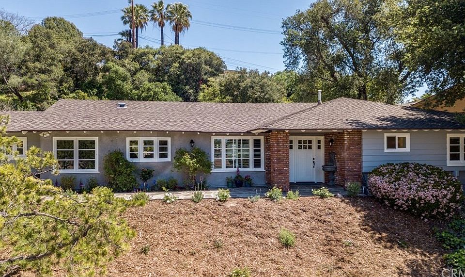 1st image of 420 Oak Knoll Dr