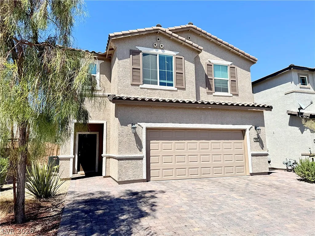 5 bed, 3.5 bath, 2718 sqft, $2,699 — Photo 3