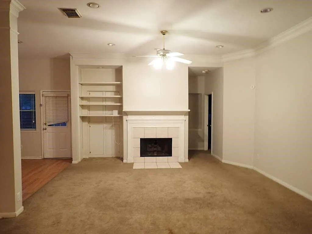 3 bed, 2.0 bath, 1937 sqft, $2,590 — Photo 2