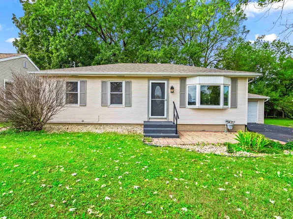 5007 N Hamilton Rd, Peoria, IL 61614