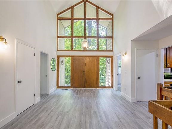 4th image of 4264 Laurel Brook Dr SE