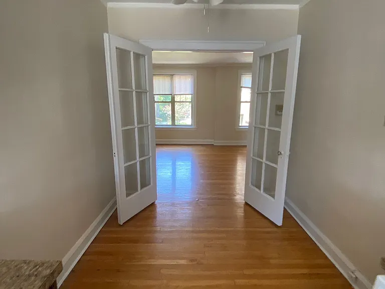 909 Elmwood Ave #3 — Photo 8