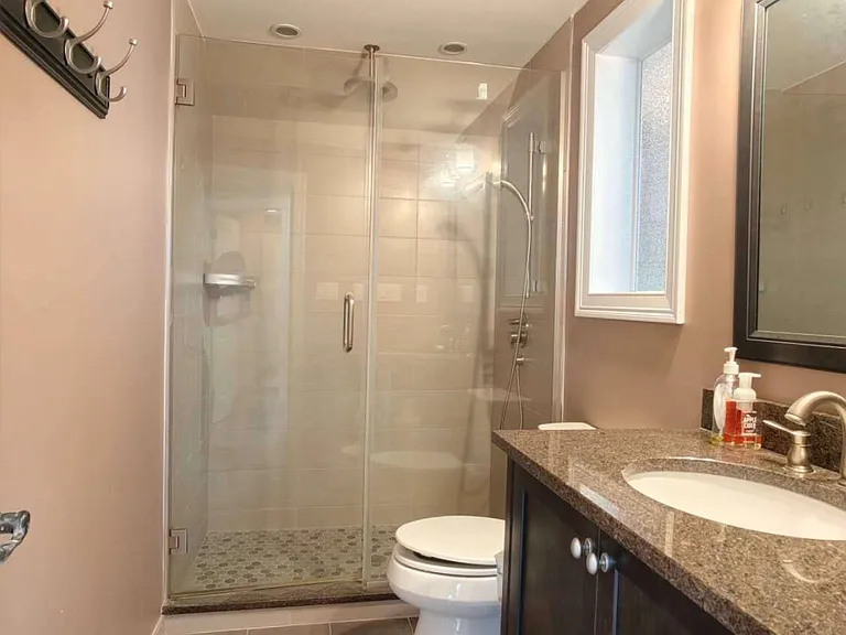 75 Ionia Ave #1 — Photo 3