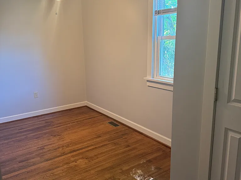 121 N Queen St #3 — Photo 13
