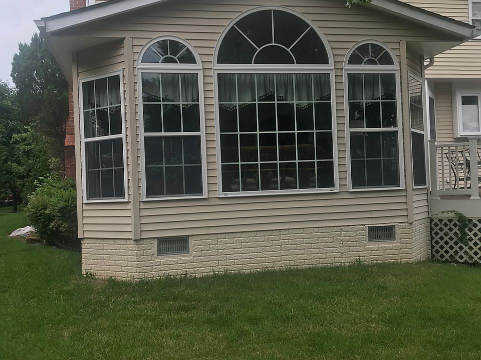 2nd image of 8100 Hollygate Dr