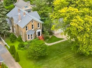 956 South St, Elgin, IL 60123