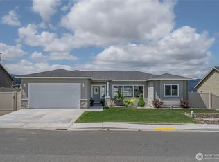 28 S Millbrook Loop, East Wenatchee, WA 98802