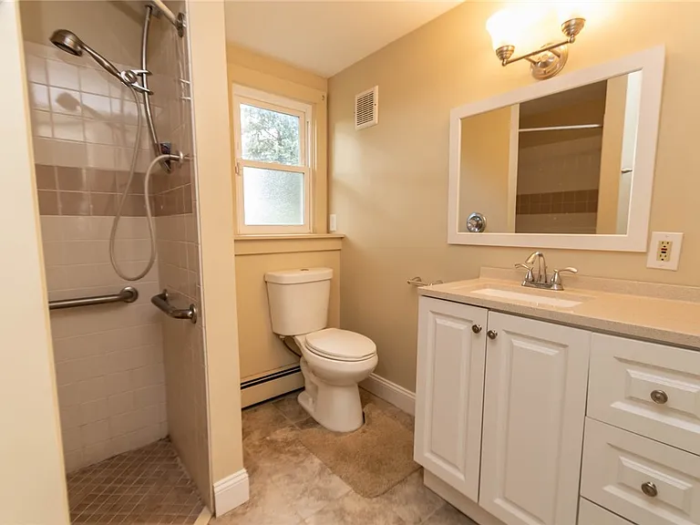5 Adeane Dr W — Photo 21