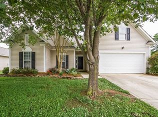 141 Kristens Court Dr, Mooresville, NC 28115