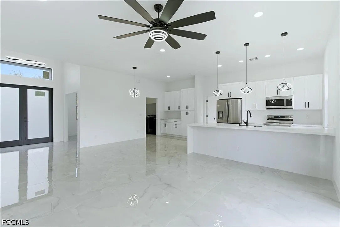 3 bed, 2.0 bath, 1630 sqft, $1,950 — Photo 4